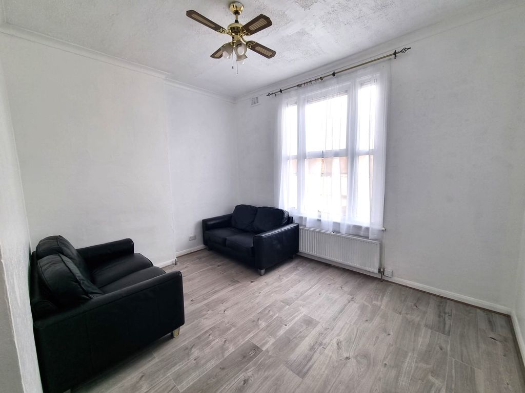 Property photo 1 of 4