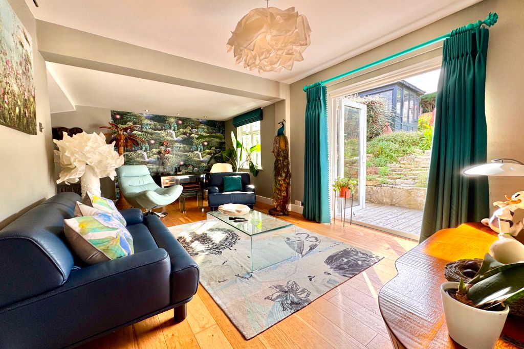 Property photo 2 of 12