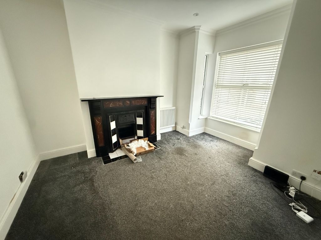 Property photo 3 of 9 4707853