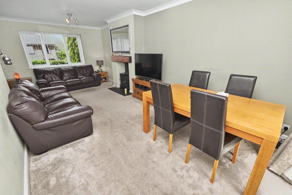 Property photo 2 of 17 Through Lounge/Diner