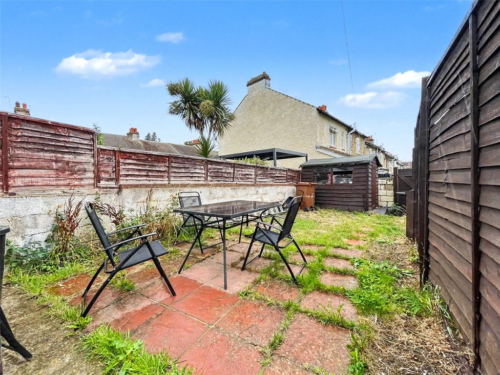 Property photo 2 of 15 Picture No. 12