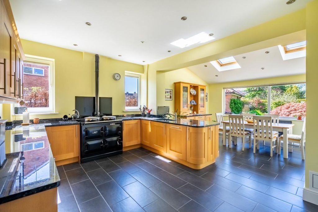 Property photo 2 of 27 Kitchen