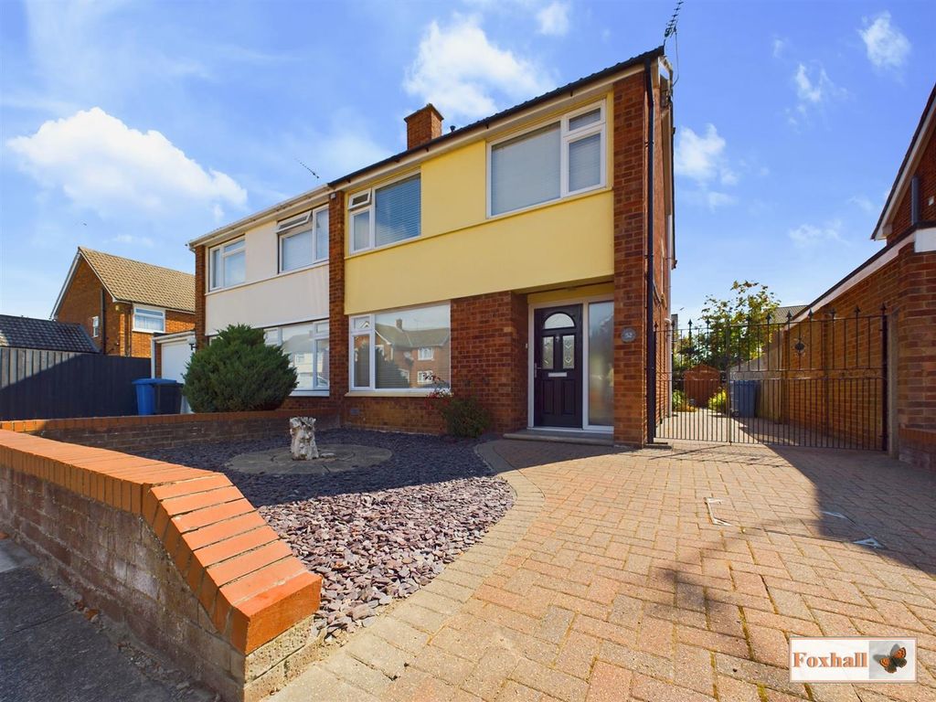 Property photo 1 of 20 Front Garden