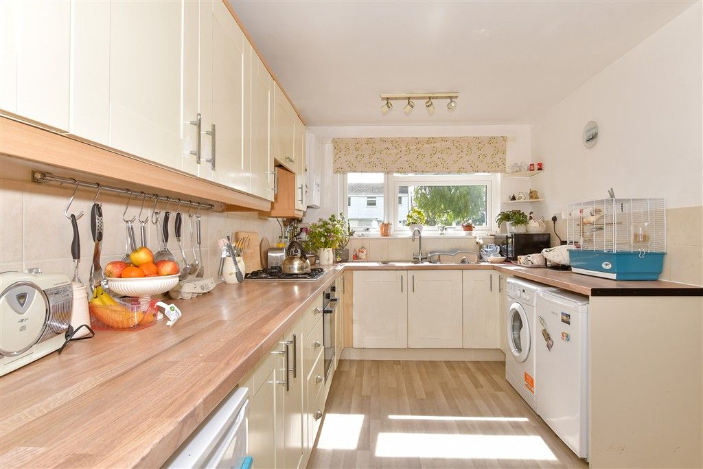 Property photo 3 of 8 Kitchen/Diner