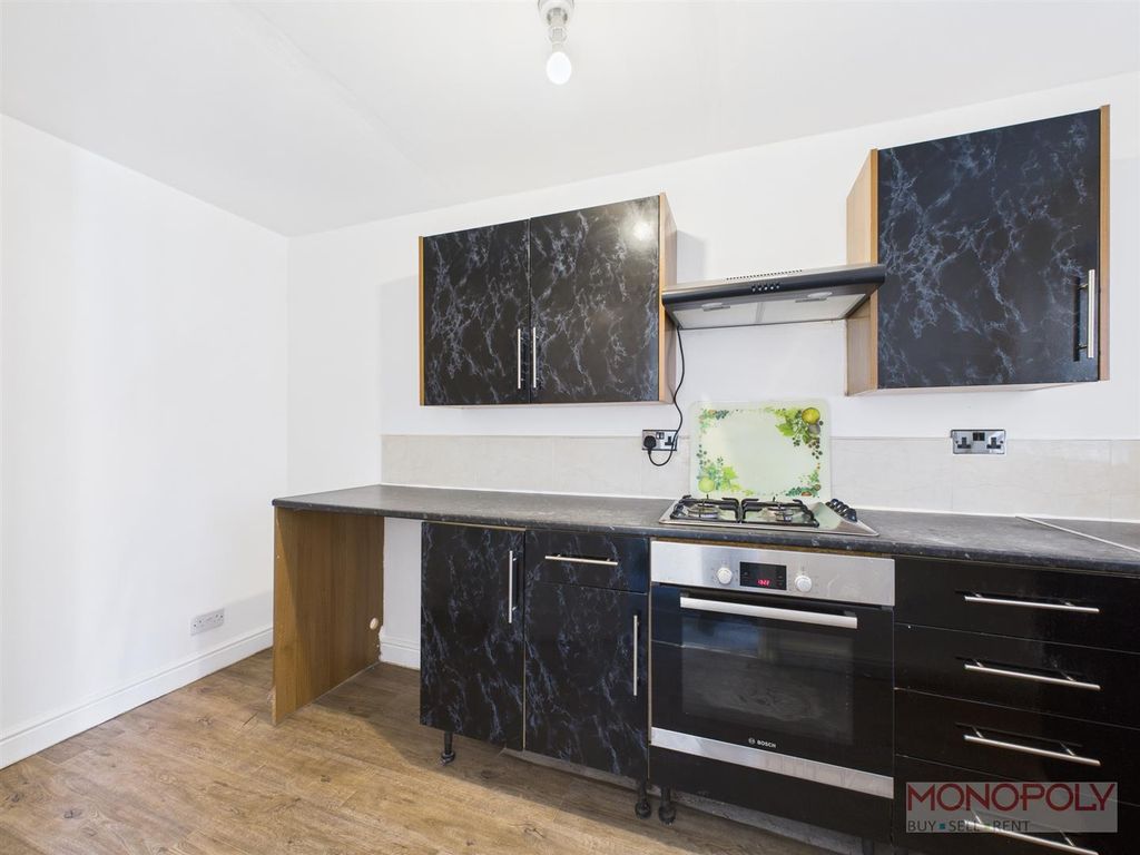 Property photo 3 of 9 Cam04439G0-Pr0151-Still002.Jpg