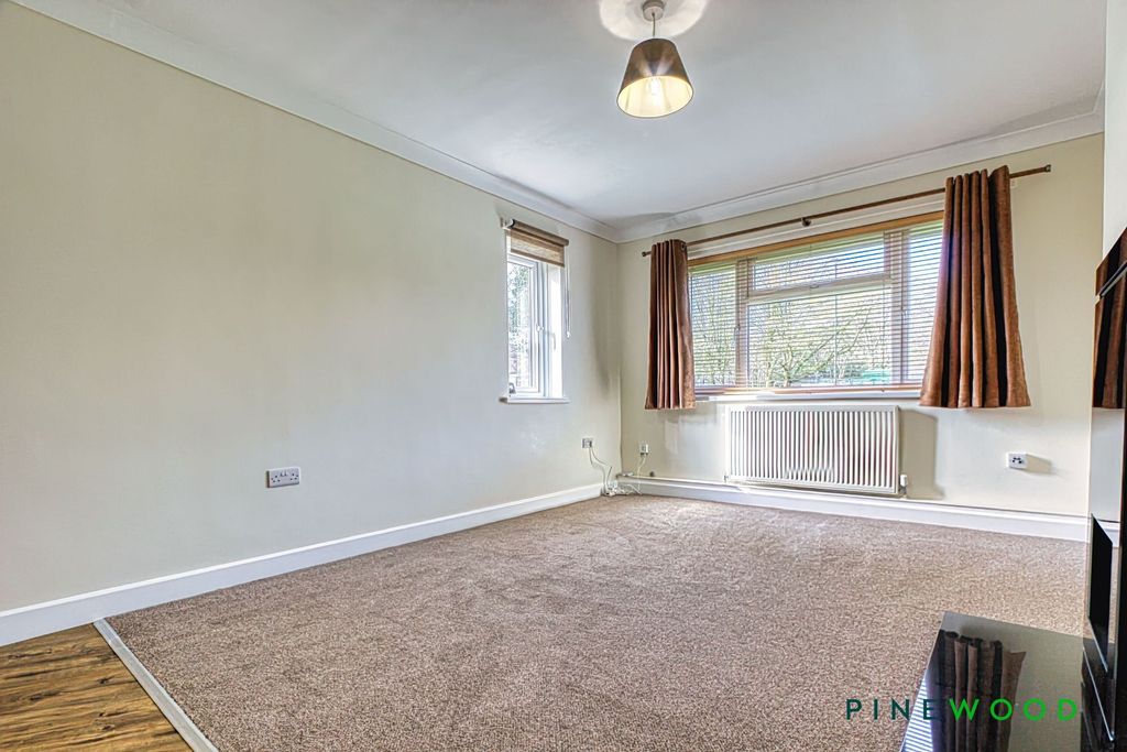 Property photo 2 of 18 Lounge Diner