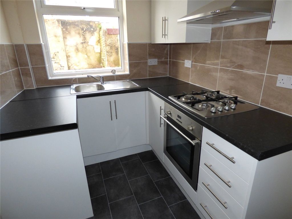 Property photo 1 of 11 Kitchen