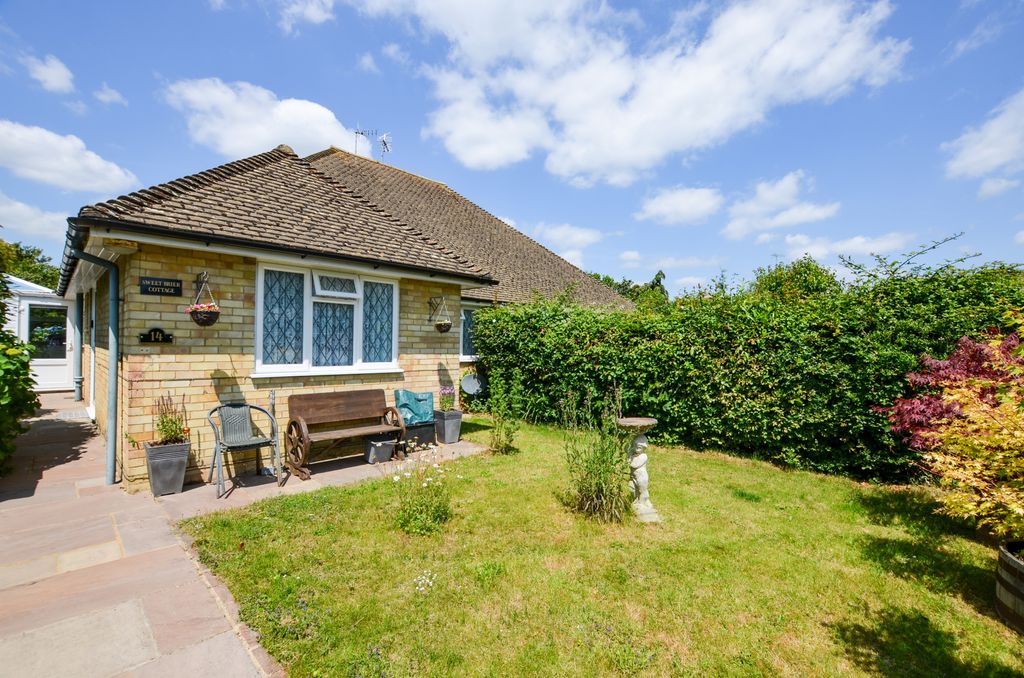 Property photo 2 of 27