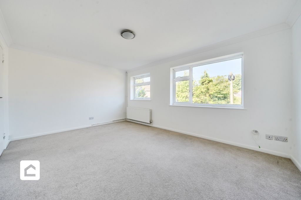 Property photo 2 of 16 4