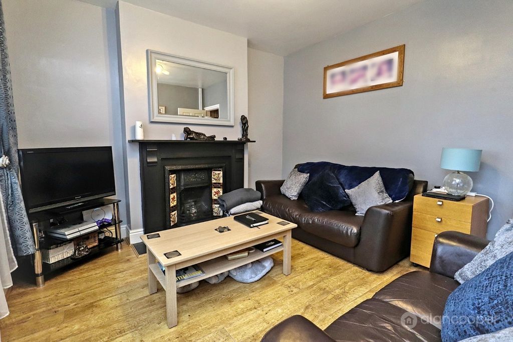 Property photo 2 of 22 4356643