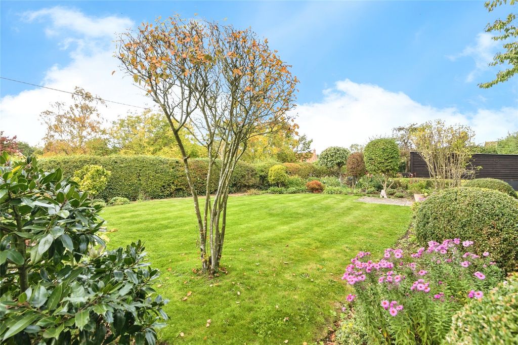 Property photo 3 of 27 Garden