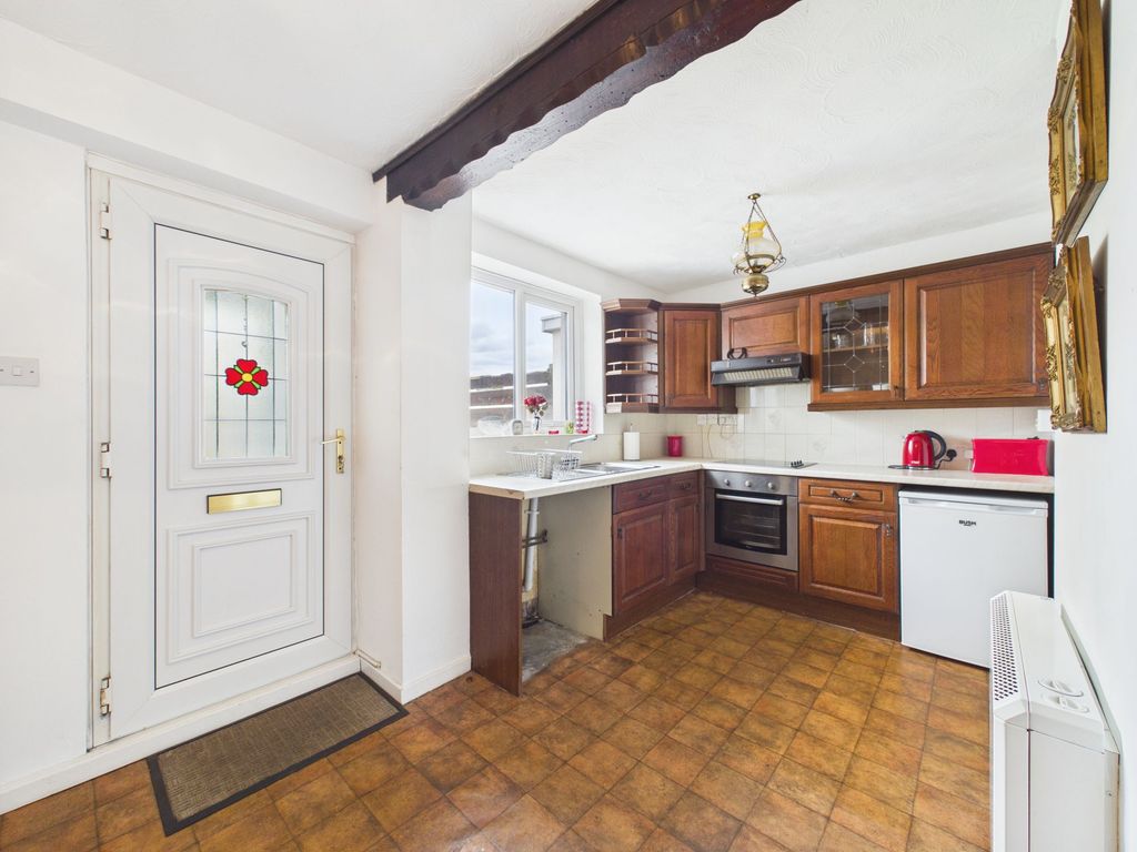 Property photo 3 of 19 Dining Kitchen
