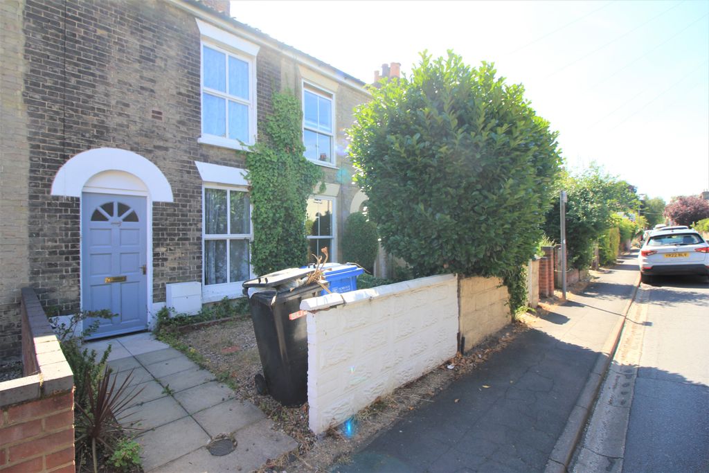 Property photo 1 of 8