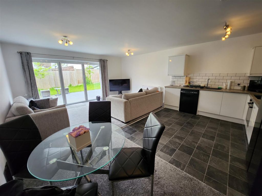Property photo 3 of 15 Kitchen Lounge 2.Jpg