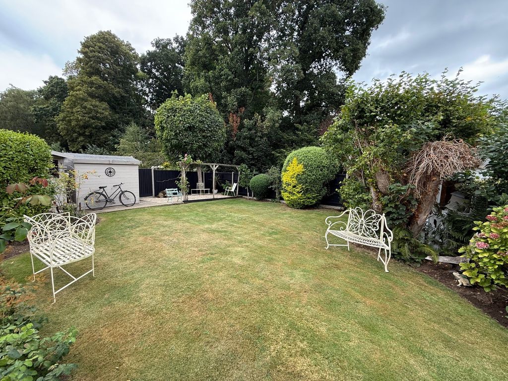 Property photo 2 of 22 Garden-Angle 8