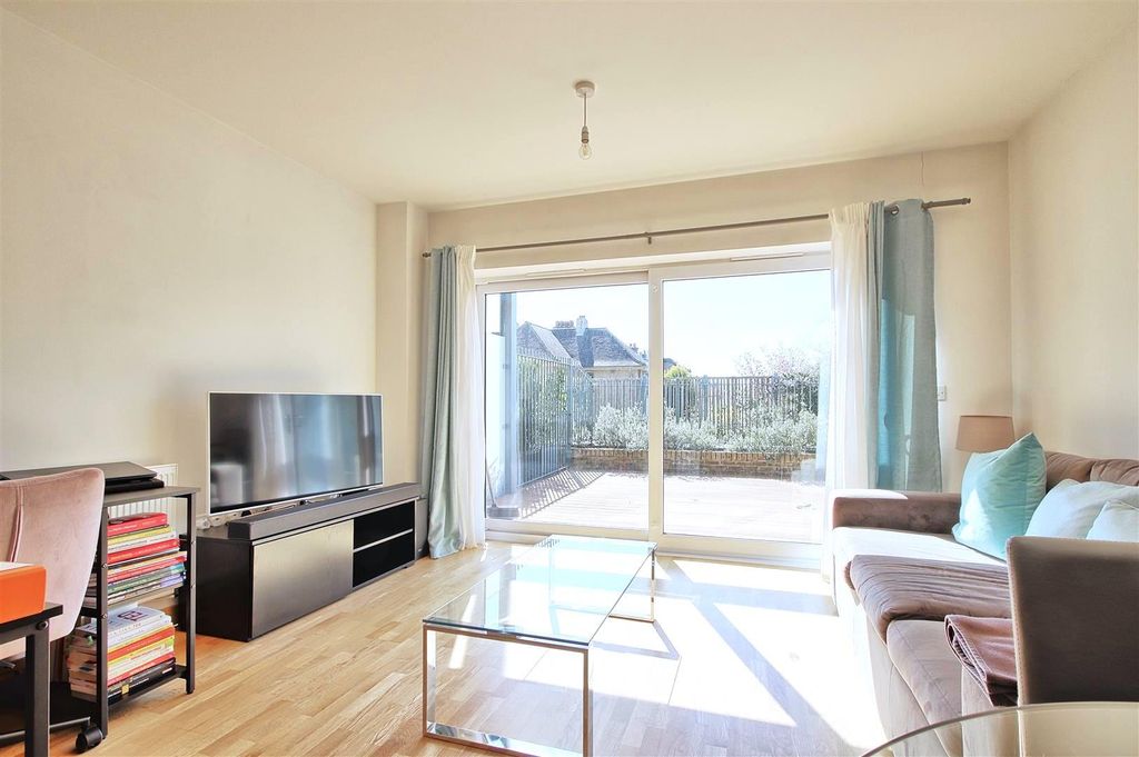 Property photo 3 of 14 Living Area.Jpg