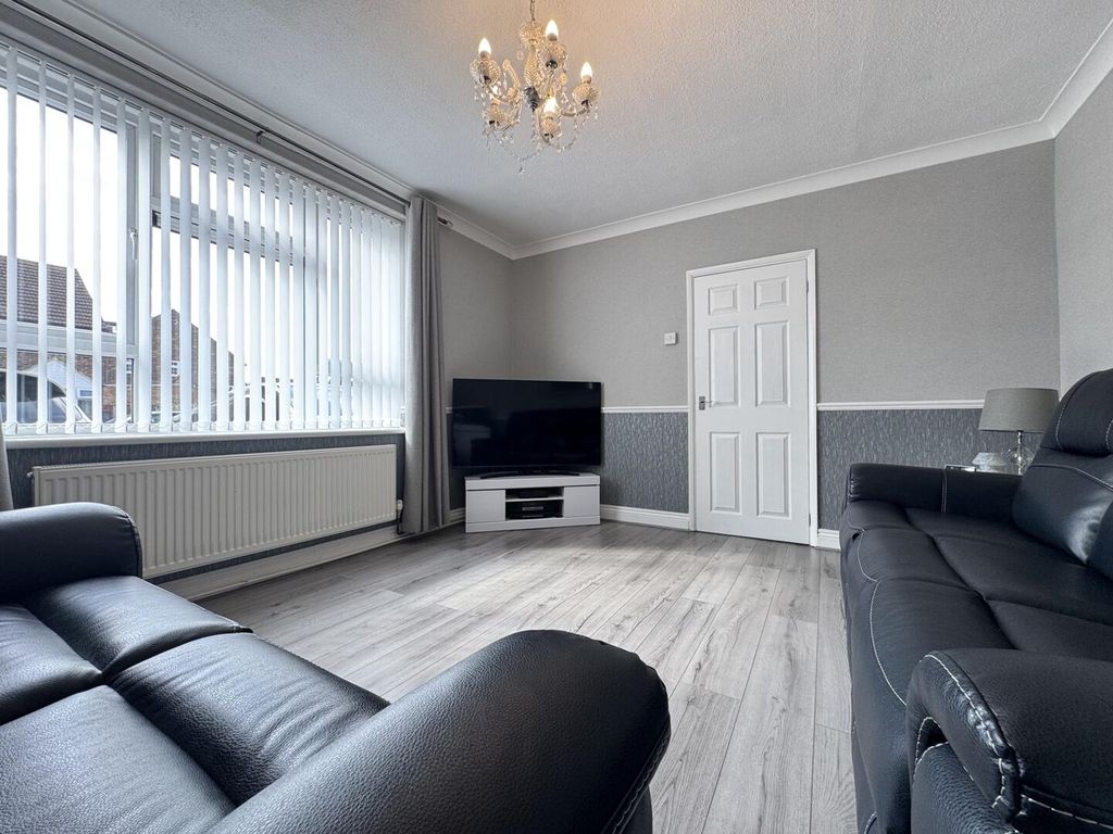 Property photo 2 of 37