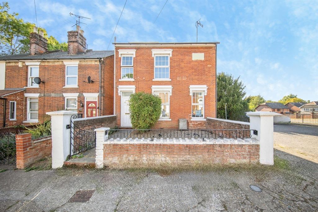 Property photo 1 of 12