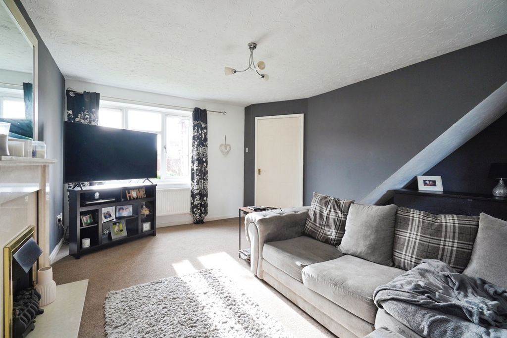 Property photo 3 of 17 Pbox-Img.Jpg