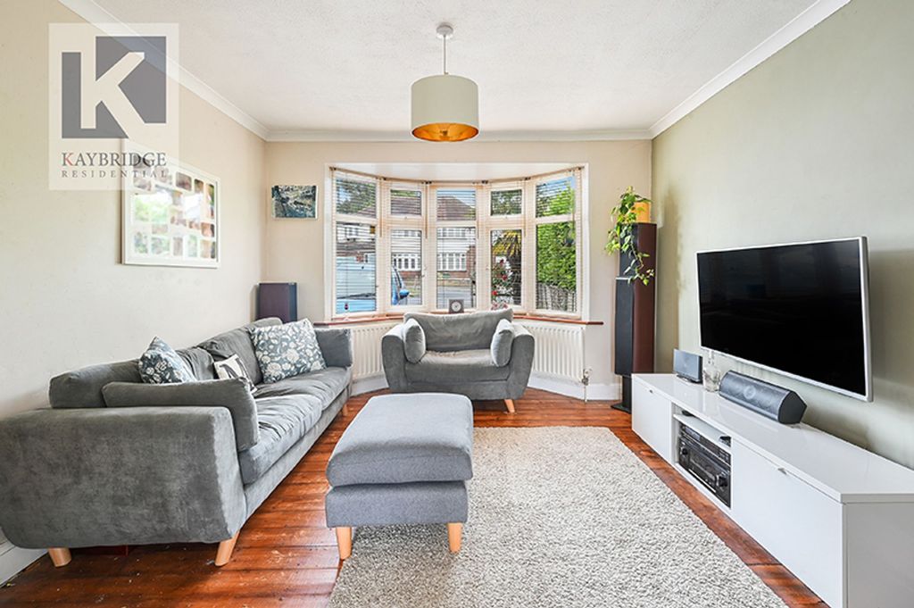 Property photo 3 of 12 Walsingham Gardens, Epsom