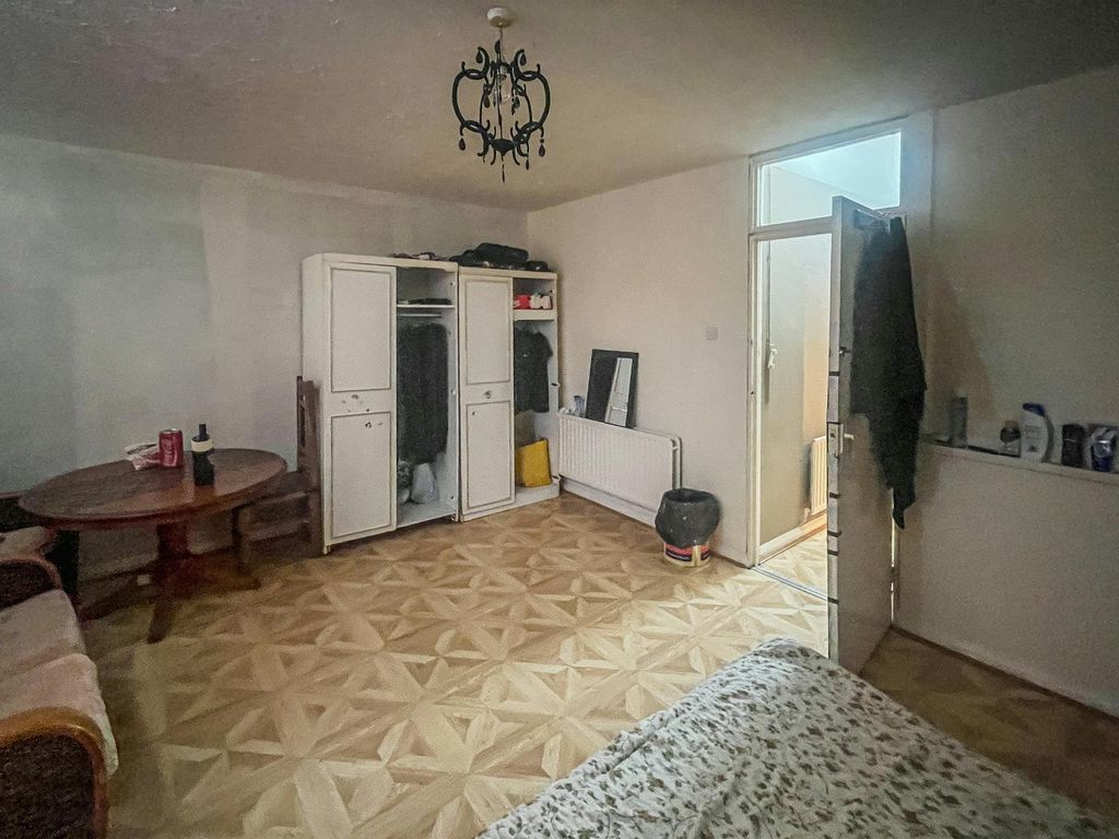 Property photo 3 of 6 3.Jpg