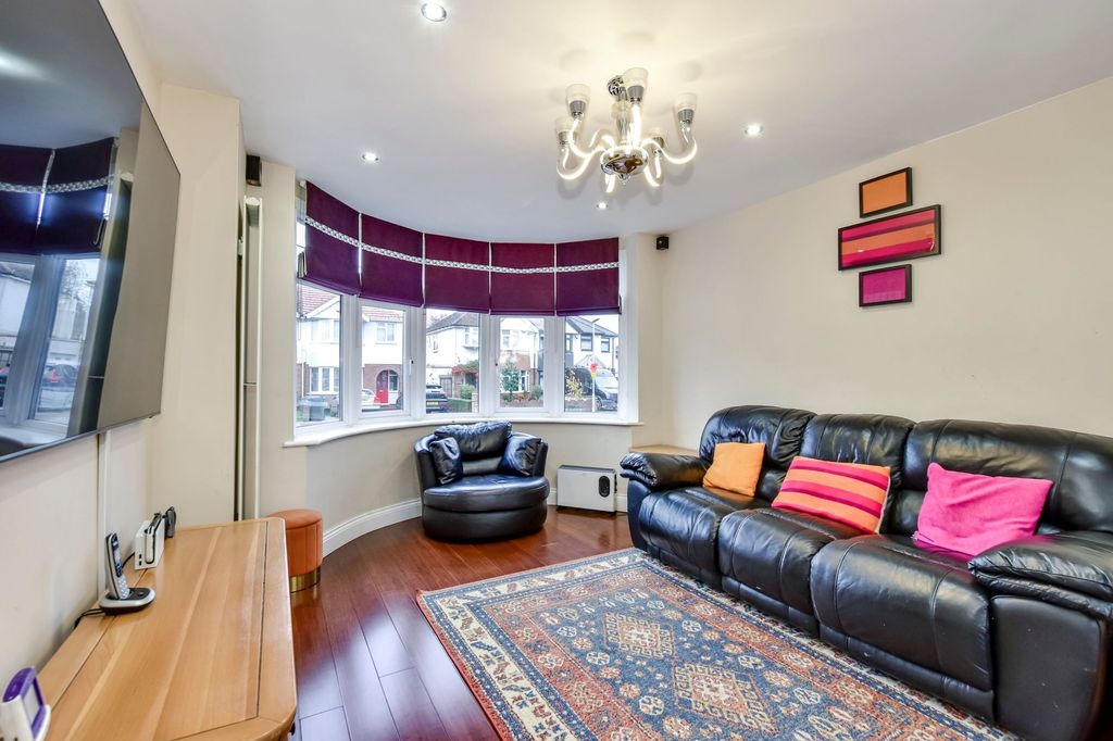 Property photo 2 of 24