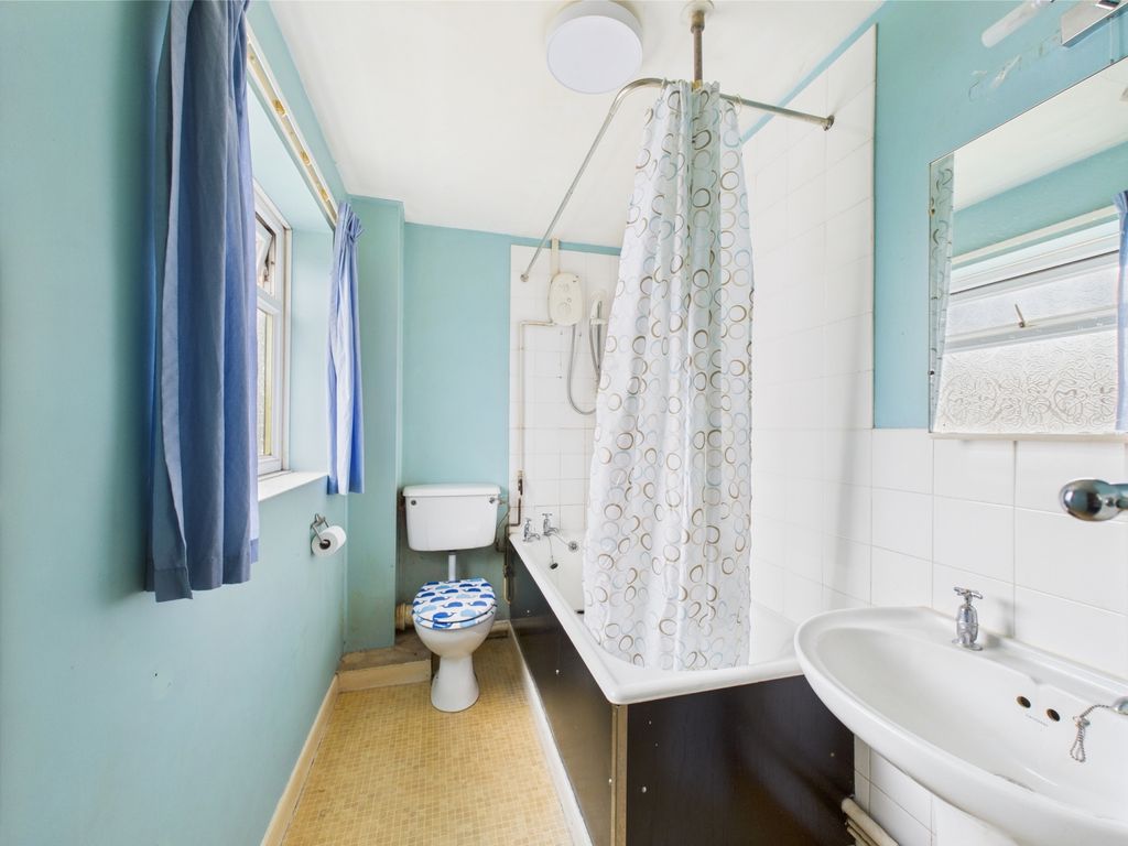 Property photo 3 of 6 Bathroom