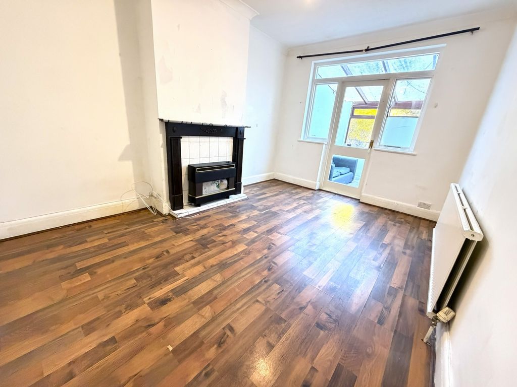 Property photo 2 of 13 Photo 3