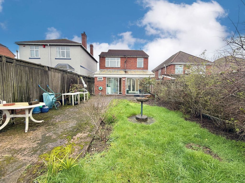 Property photo 2 of 27