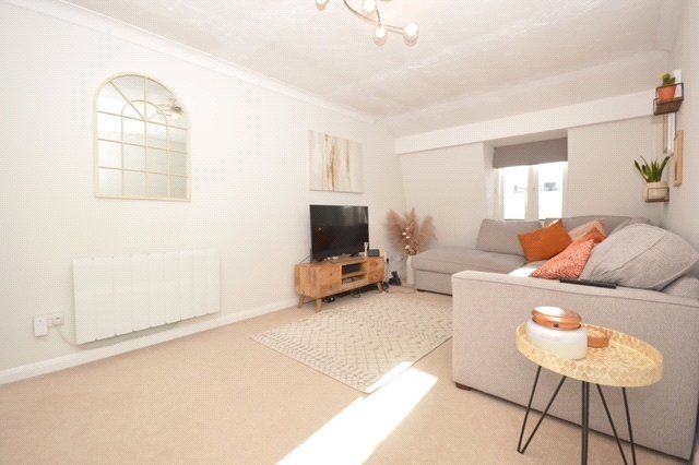 Property photo 2 of 8 Picture No. 30