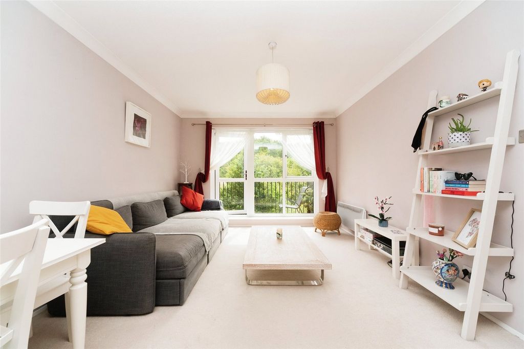 Property photo 2 of 12 Picture No. 05