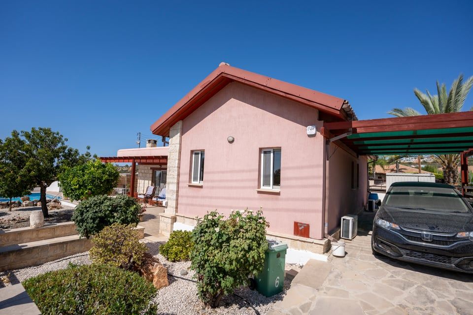 Property photo 2 of 10