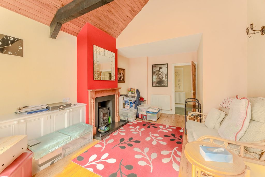 Property photo 3 of 23