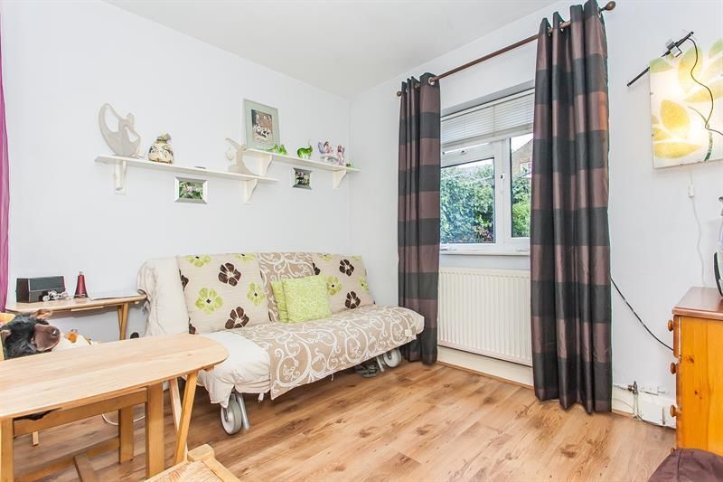 Property photo 2 of 7 Bloemfontein Road, London, W12 7Bx P1