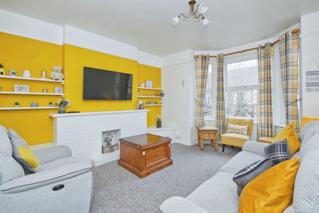 Property photo 2 of 13