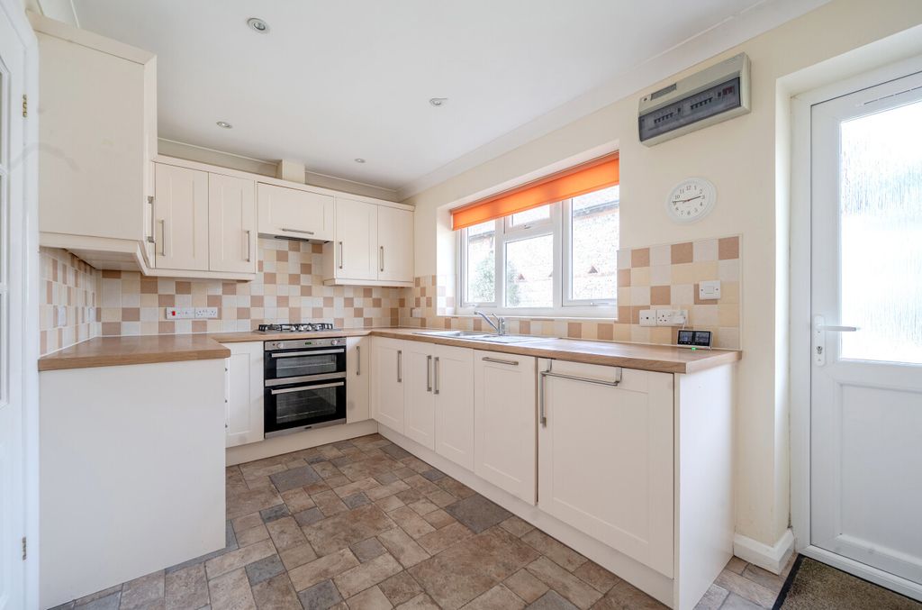 Property photo 2 of 16 1440306-16-69d7B4...