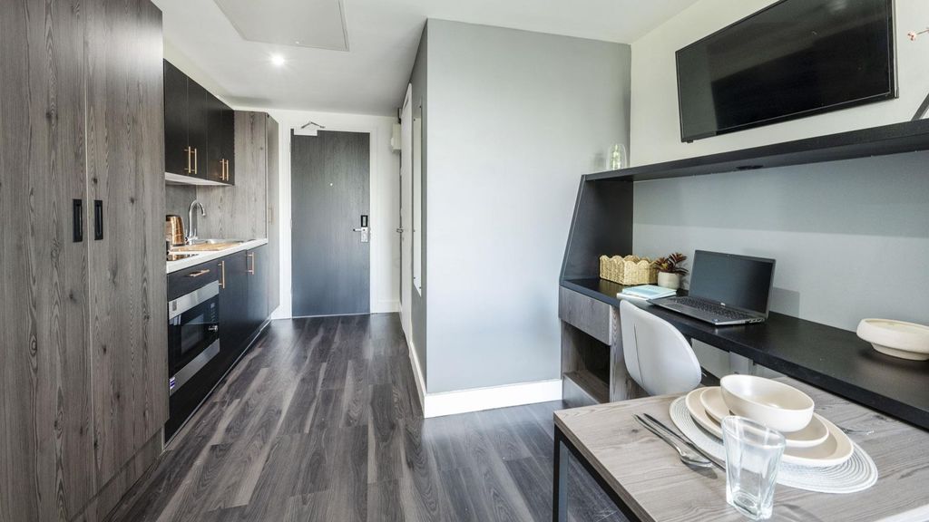 Property photo 1 of 29