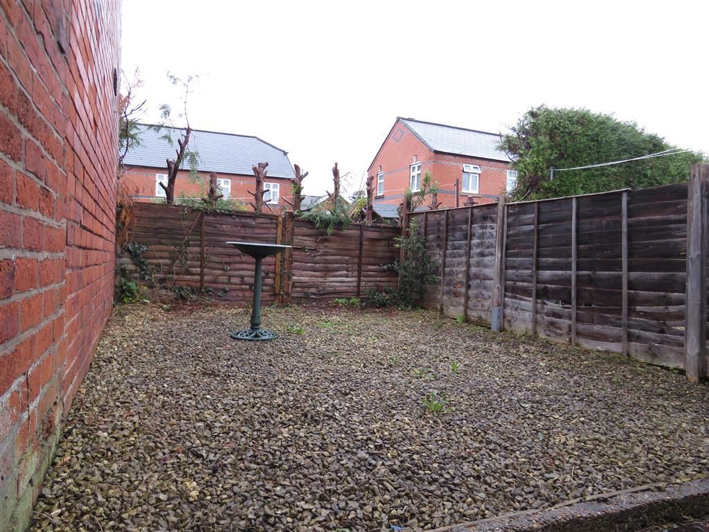 Property photo 2 of 12 Garden