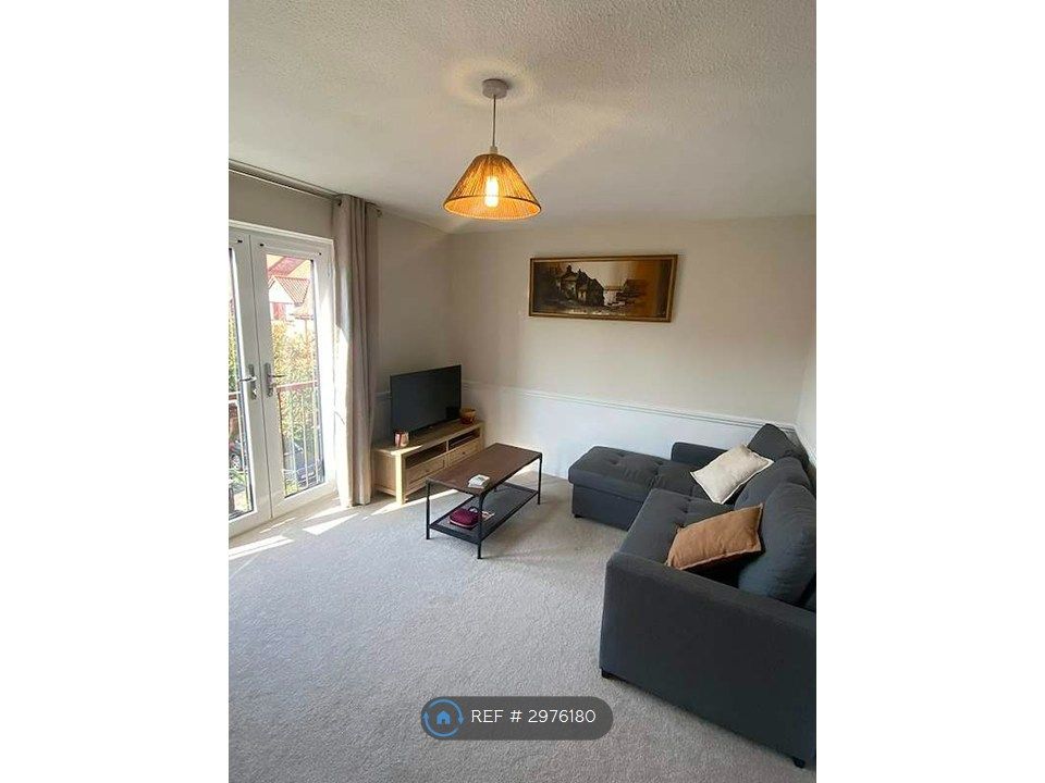 Property photo 2 of 10 Lounge 1