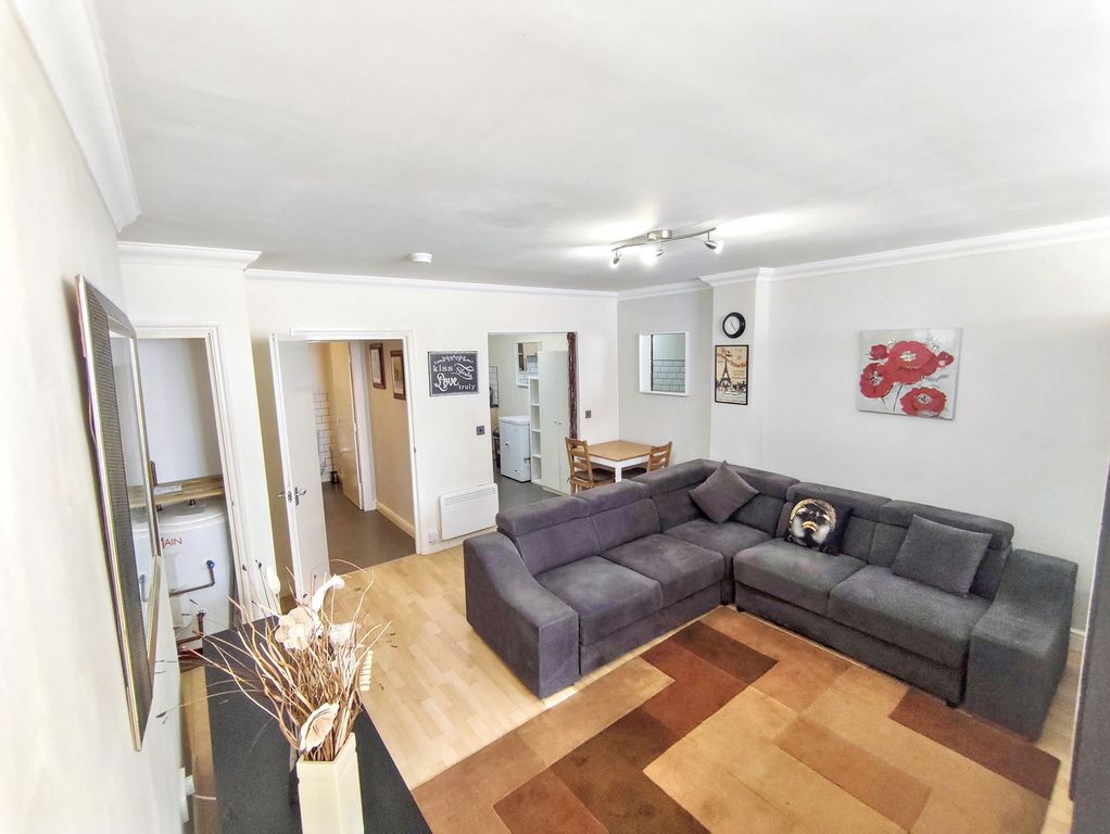 Property photo 2 of 11 Sum3948520260903130902_20260903-Interior-8-Rist9P3Twq2Owbgtjpg_Zwn5T.Jpg