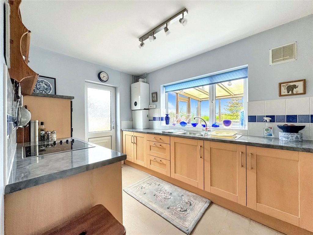 Property photo 3 of 21 Kitchen