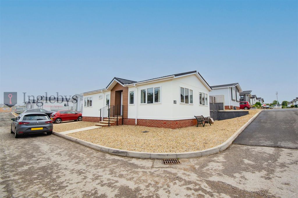 Property photo 1 of 21
