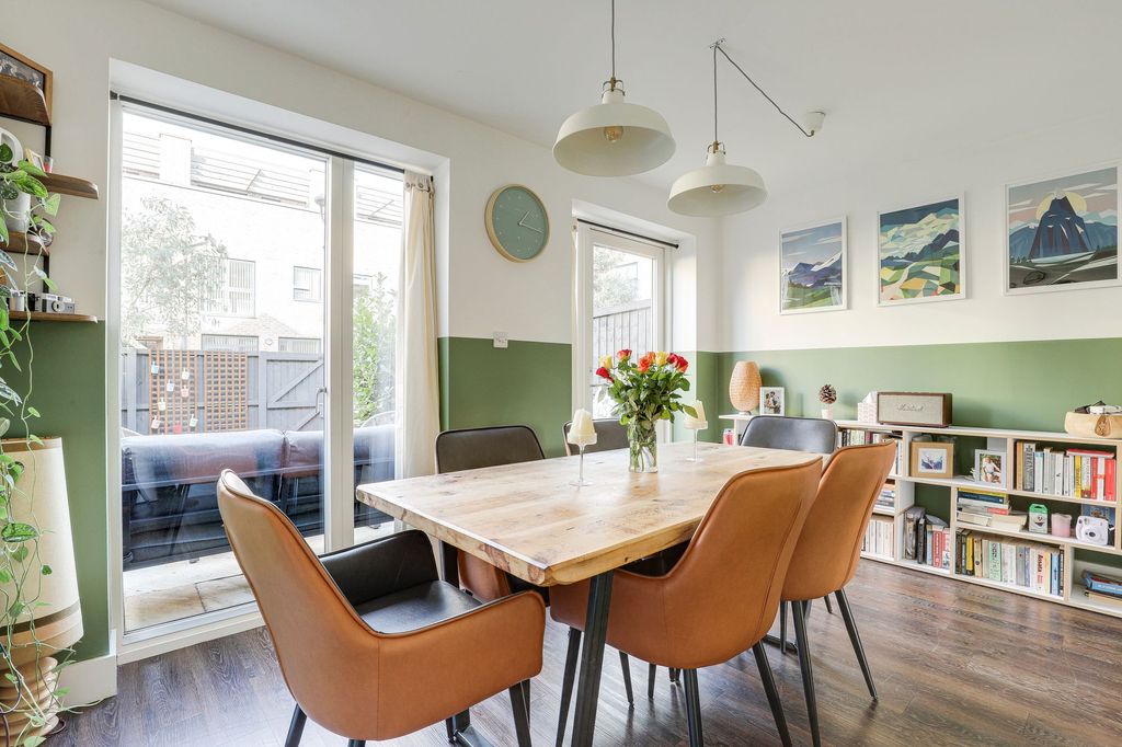 Property photo 3 of 21