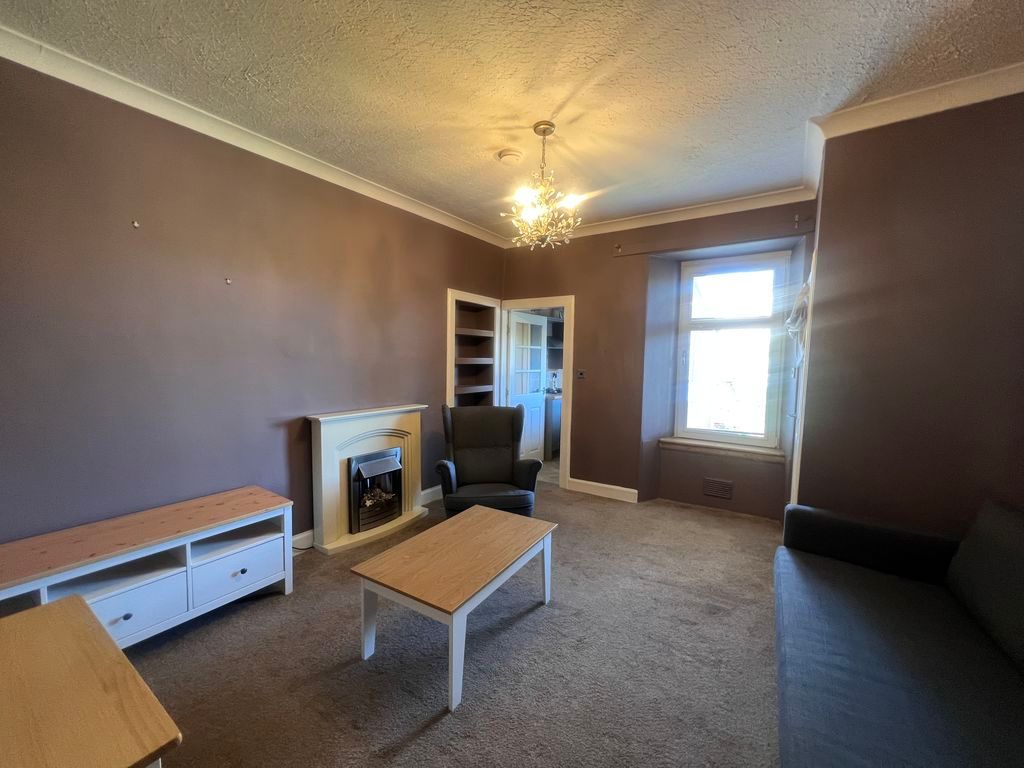 Property photo 3 of 9 Lounge