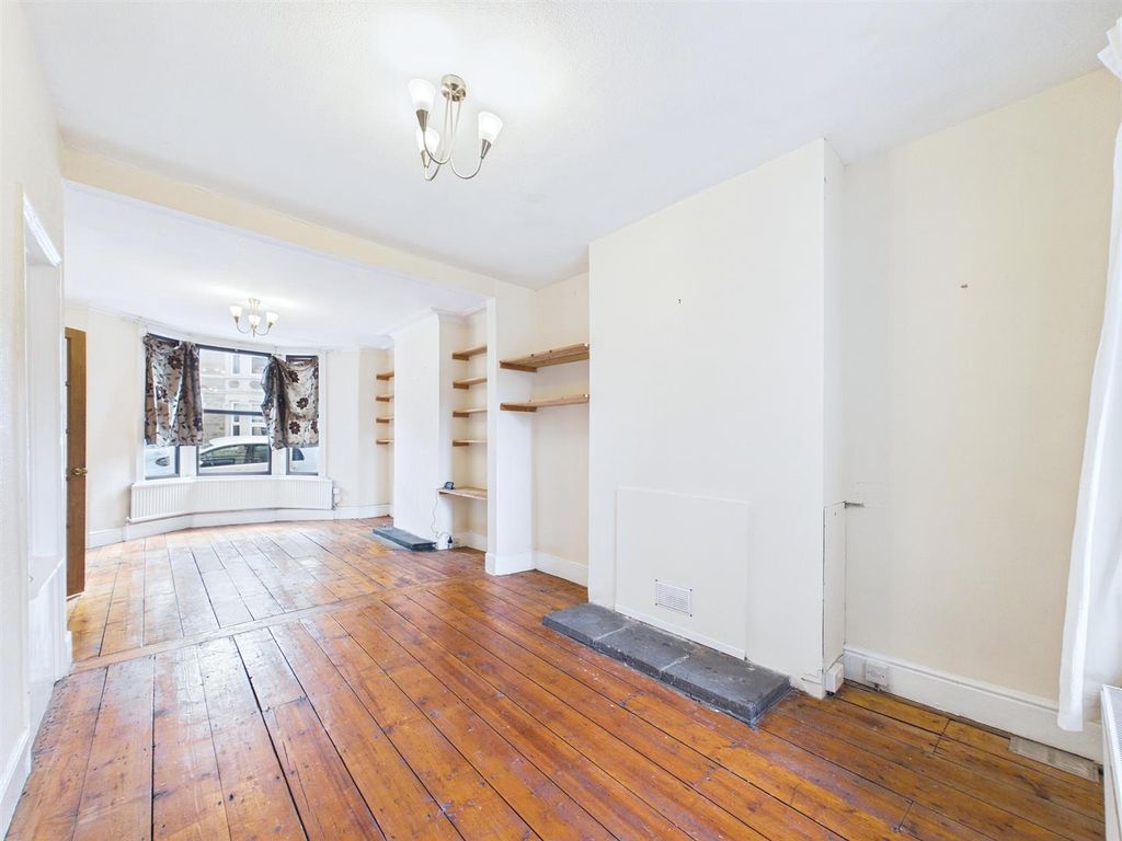 Property photo 3 of 11 4 - 2-Bedroom House In Greenbank.Jpg