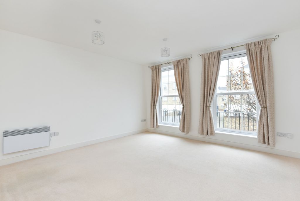 Property photo 2 of 12 3785434