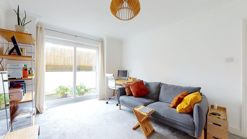 Property photo 3 of 9