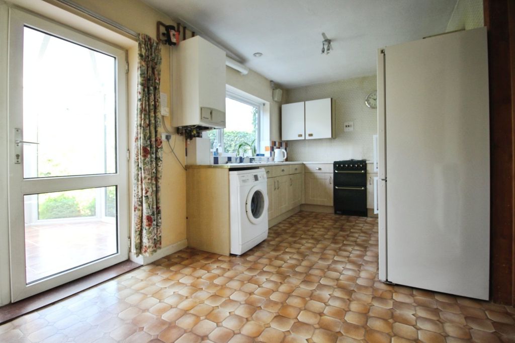 Property photo 3 of 14 Kitchen