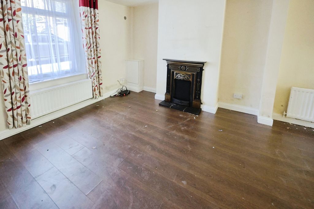 Property photo 2 of 10 Pbox-Img.Jpg