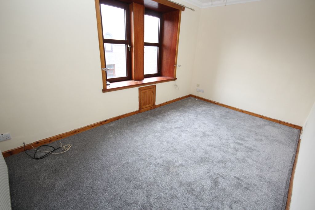 Property photo 3 of 9 Lounge Alt